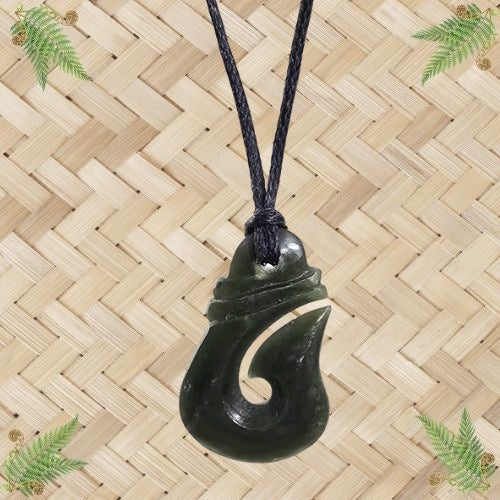 NZ Greenstone Hook Pendant - 30mm