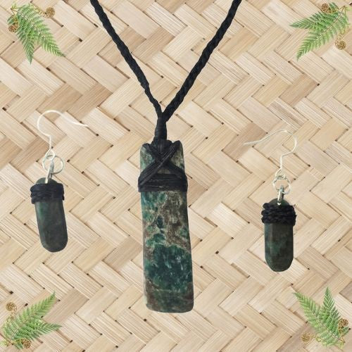 NZ Greenstone Pendant & Earrings Aotea Light Set