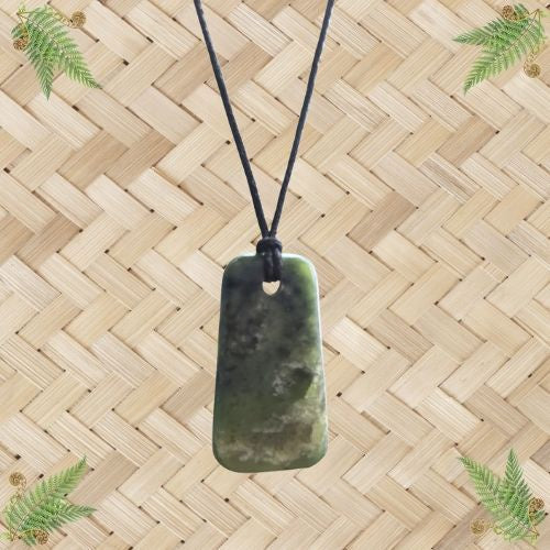 NZ Greenstone Toki Pendant - 35mm