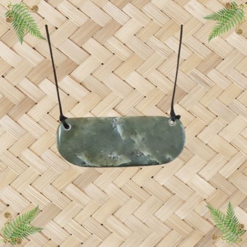 NZ Greenstone Breastplate Pendant - 30mm