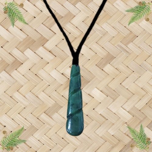 Jade / Greenstone / Pounamu Koru Pendant from New Zealand : Amazon.co.uk:  Fashion