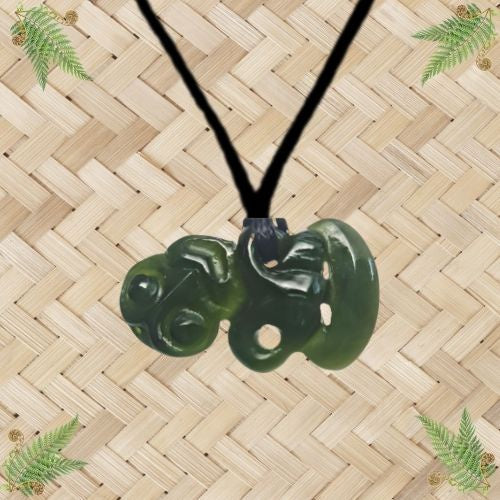 NZ Greenstone Tiki Side Hung Pendant - 31mm
