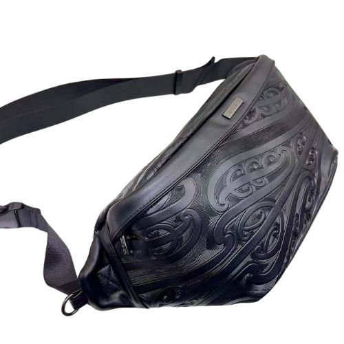 Māori Design Belt Bag - Black - Large