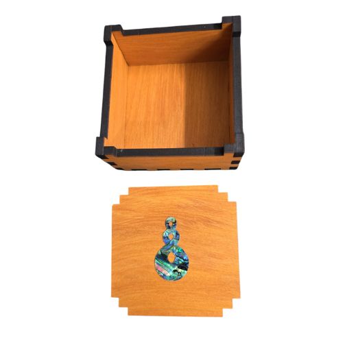 Rimu Veneer Giftbox with Paua Twist