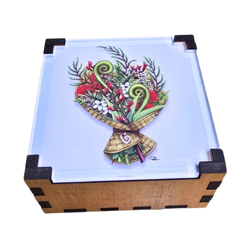 Sophie Blokker Rimu Veneer Giftbox with Acrylic Lid - Kete