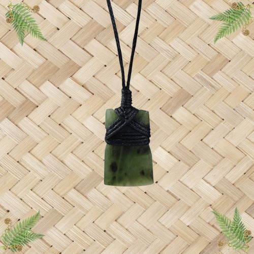 NZ Greenstone Toki Pendant - 27mm