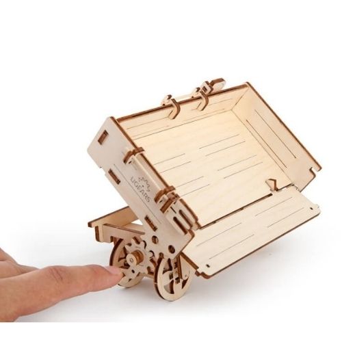 UGears Tractor’s Trailer